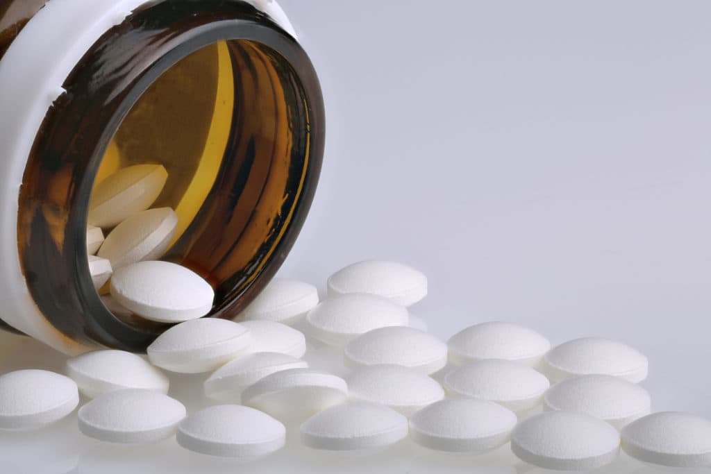 Tư vấn liều dùng benzatropine và tương tác thuốc cần tránh